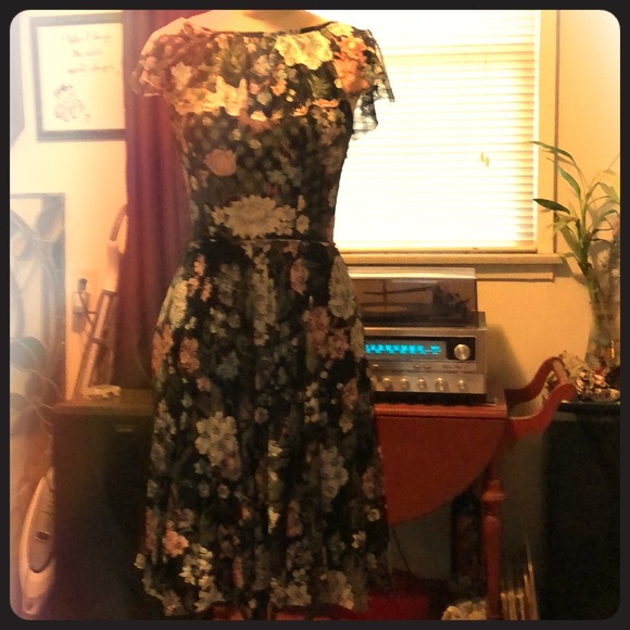 Vintage Dresses & Skirts - Vintage Garden  party lace overlay dress